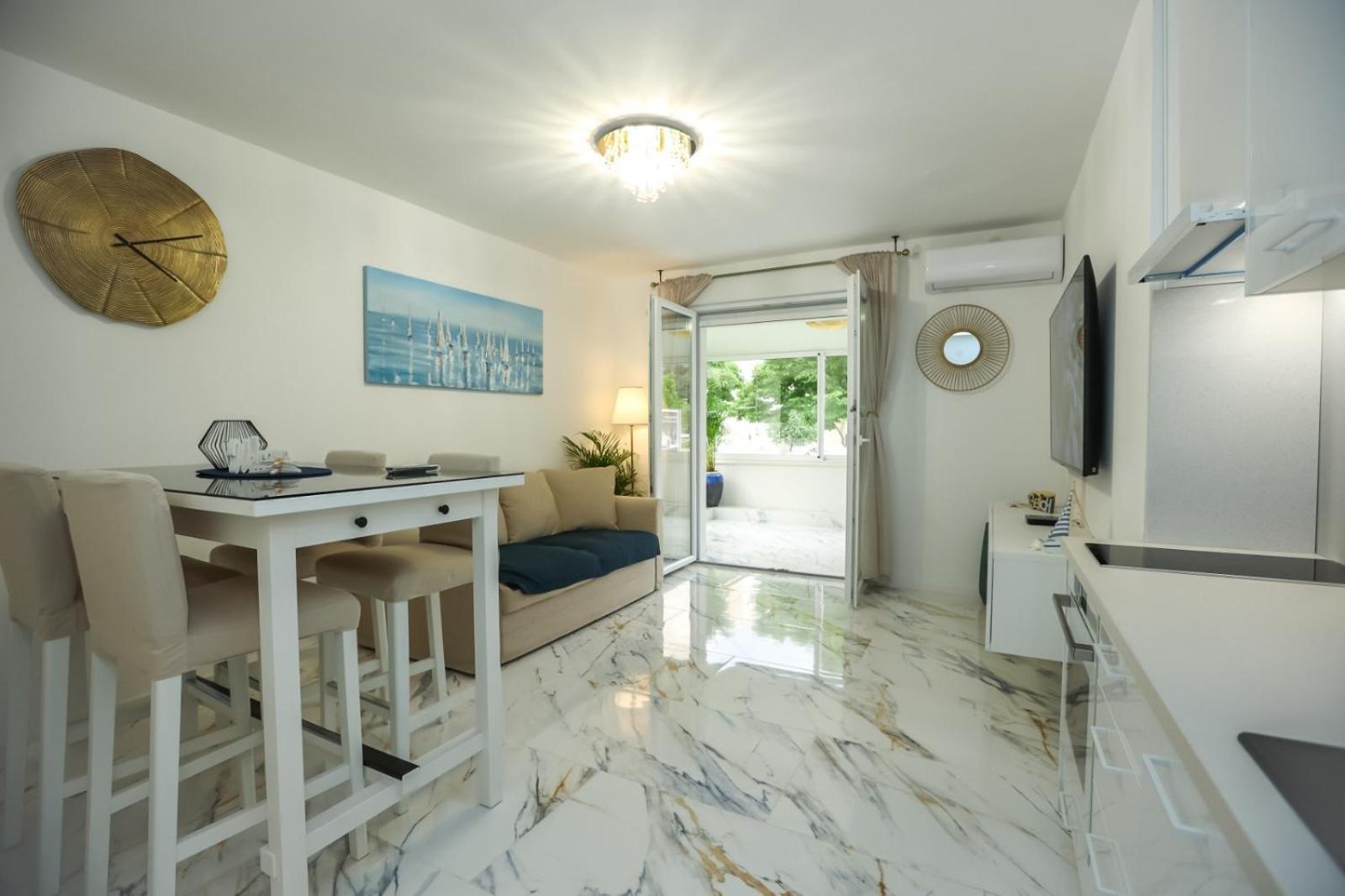 Luxury In Mare Apartment *